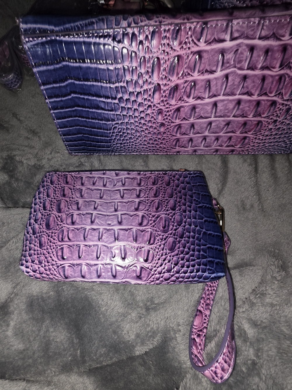 NWOT Purple/Pink Ombre Croc-Embossed 3-Piece Set - Tote, Purse, and Wristlet - Picture 9 of 13